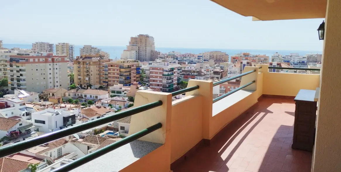 Продажа апартаментов на среднем этаже в Fuengirola 2