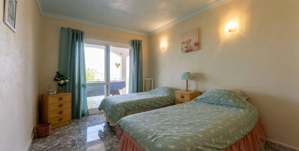 Venta de finca - cortijo en Guaro 15
