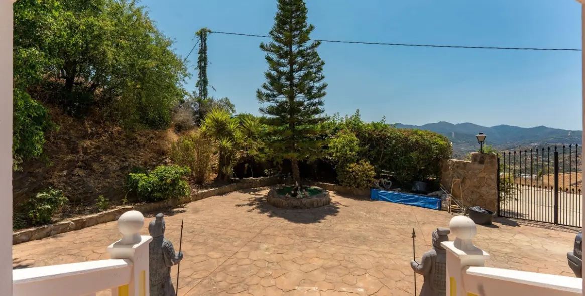 Venta de finca - cortijo en Guaro 34