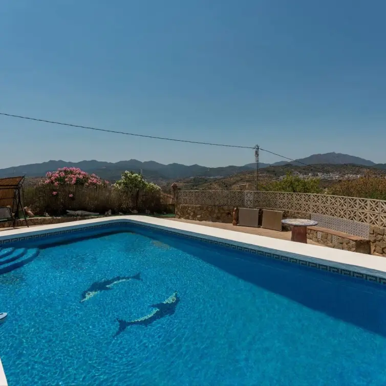 Sale of finca - cortijo in Guaro