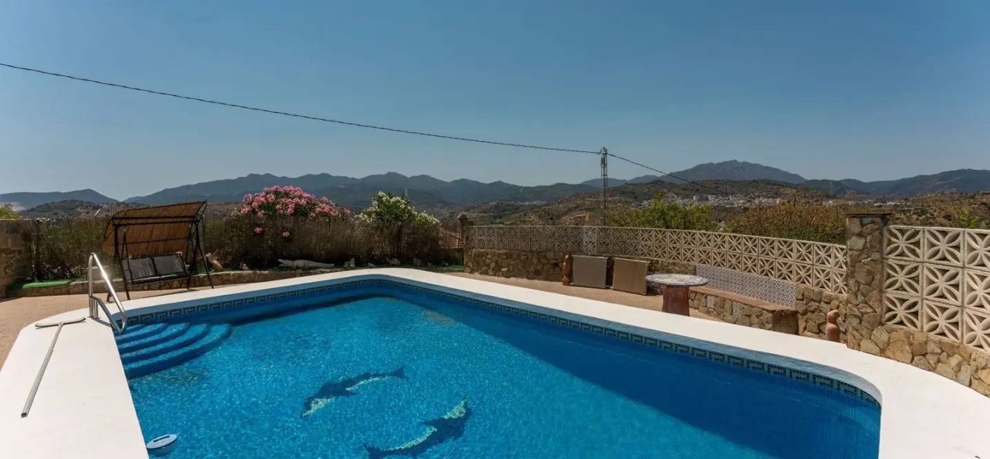 Sale of finca - cortijo in Guaro 1
