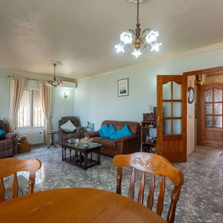 Sale of finca - cortijo in Guaro