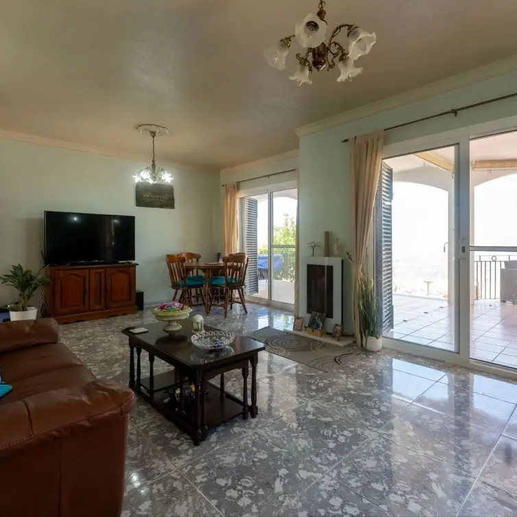Sale of finca - cortijo in Guaro