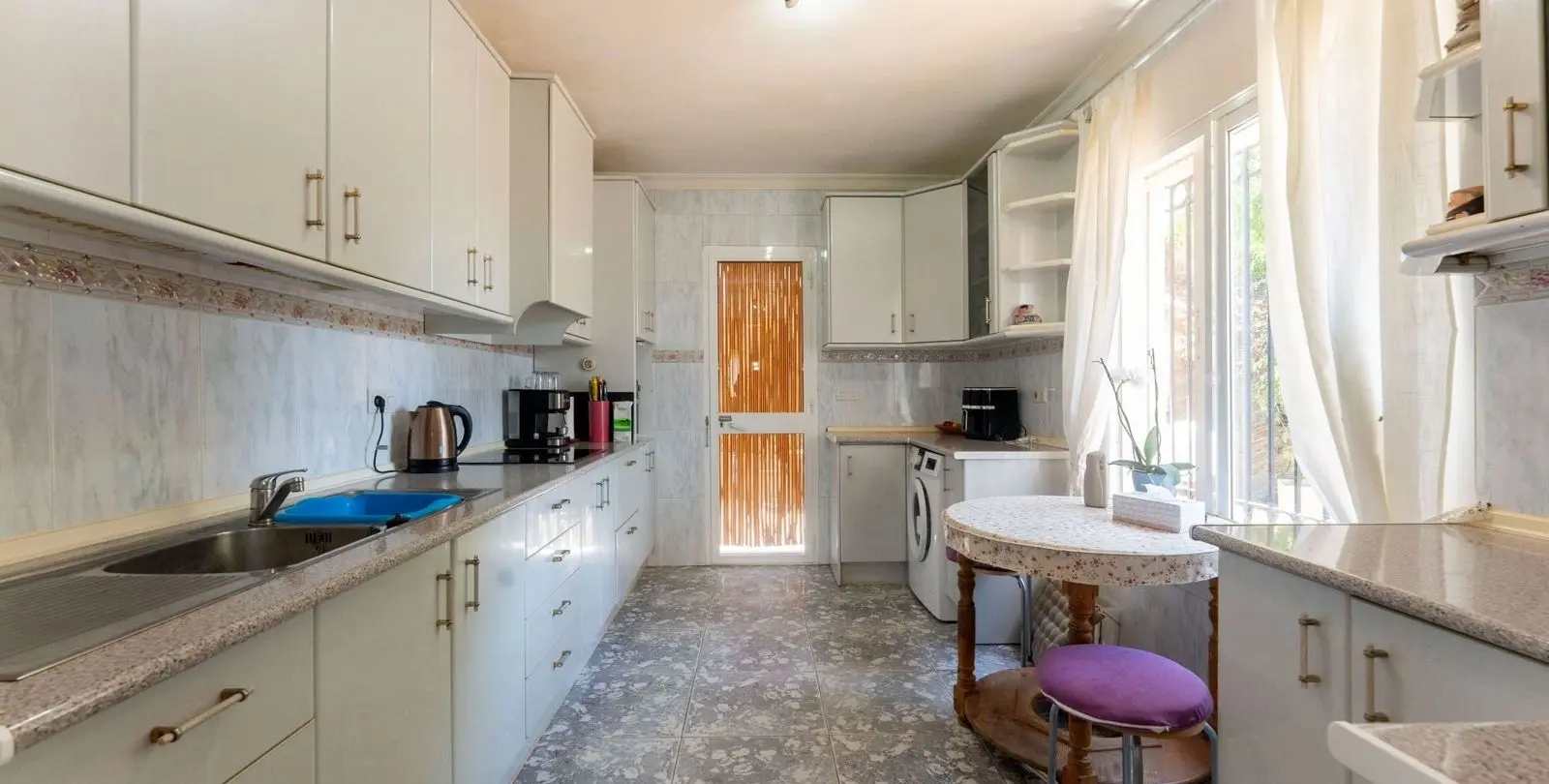 Продажа финки в Guaro 9