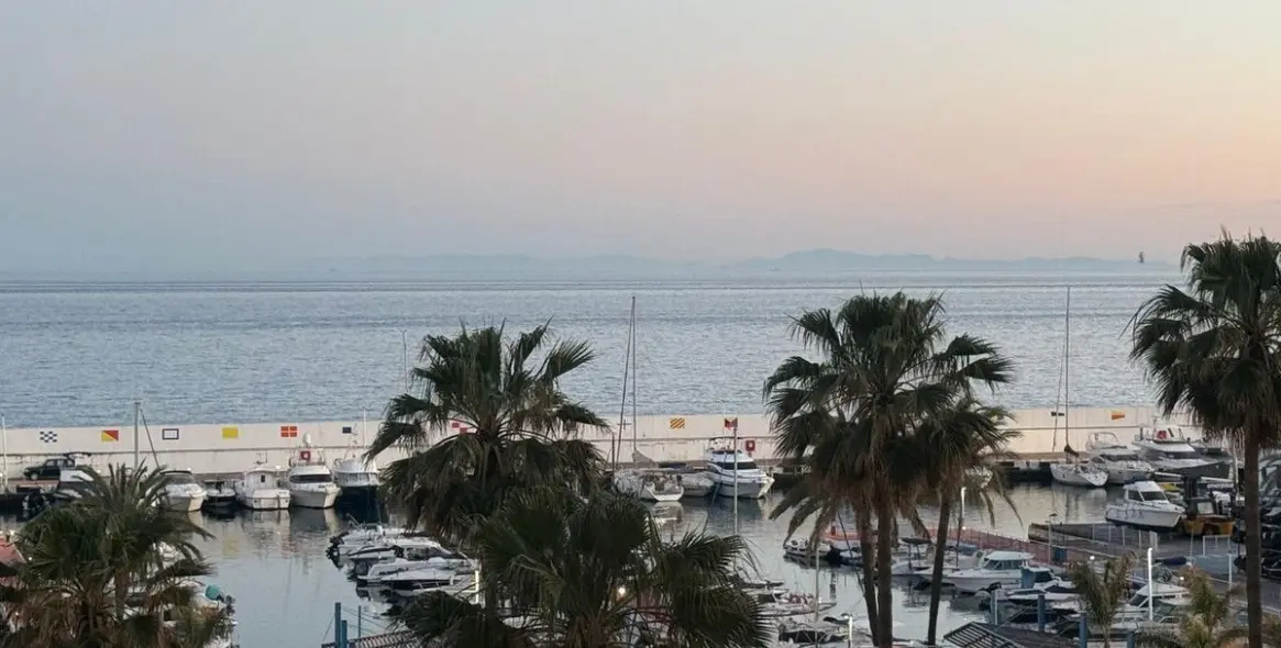 Продажа апартаментов на среднем этаже в Marbella 1