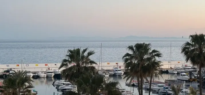 Продажа апартаментов на среднем этаже в Marbella 0