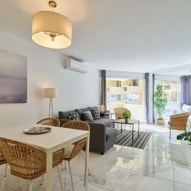 Продажа апартаментов на среднем этаже в Marbella