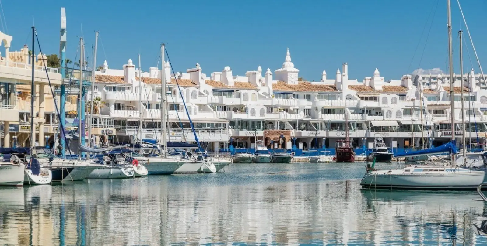 Venta de local comercial en Benalmadena 1