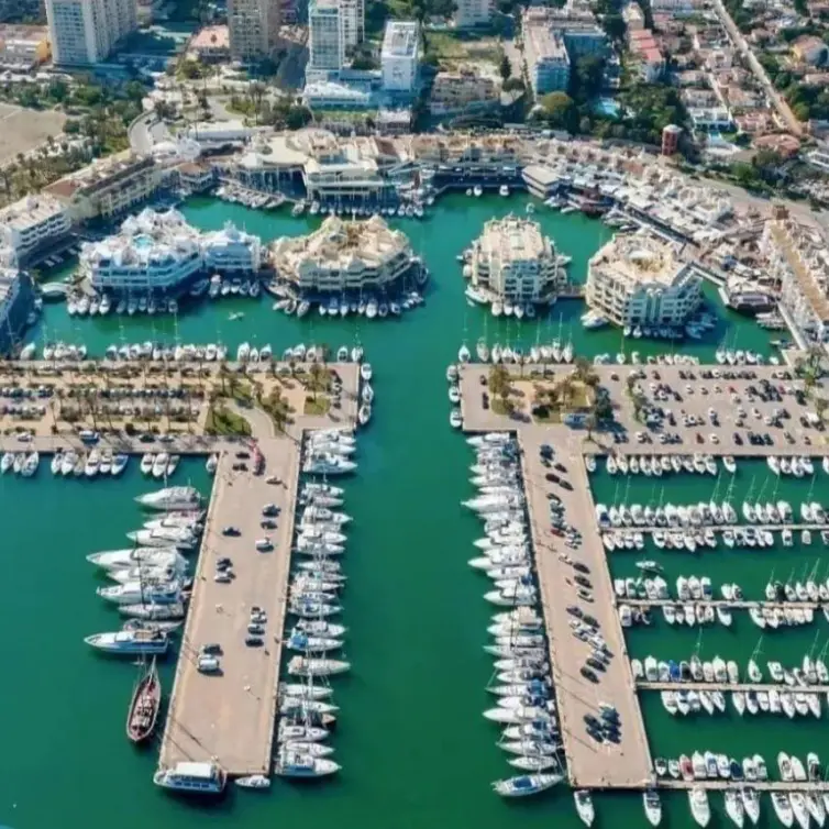 Venta de local comercial en Benalmadena