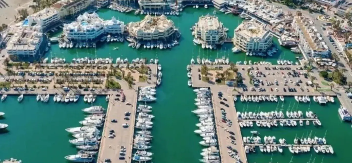 Venta de local comercial en Benalmadena 4