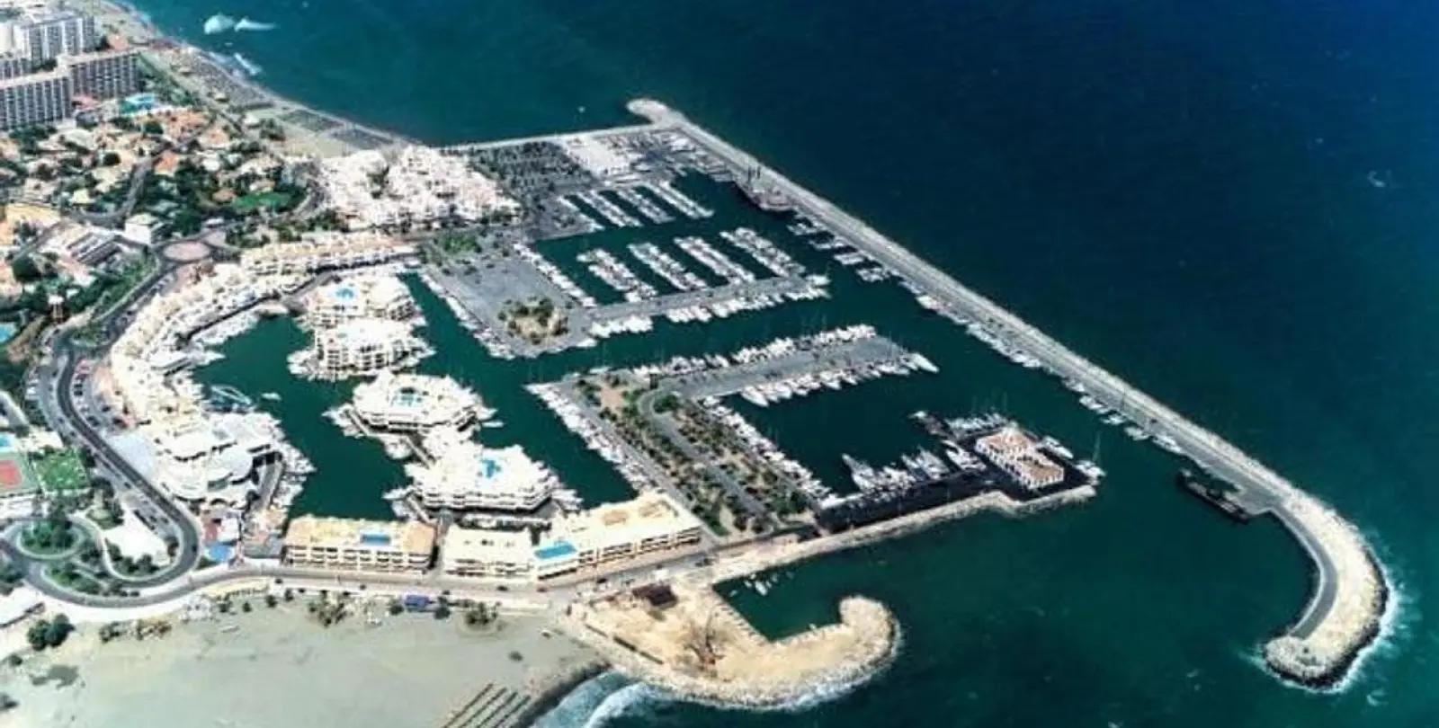 Venta de local comercial en Benalmadena 8