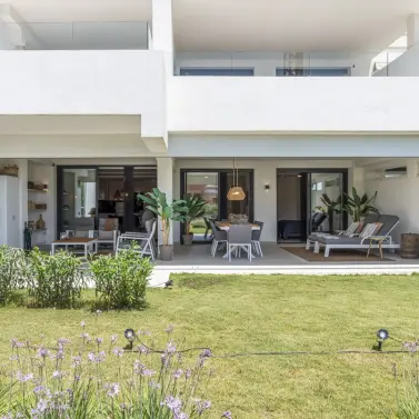Sale of ground floor apartment in Estepona
