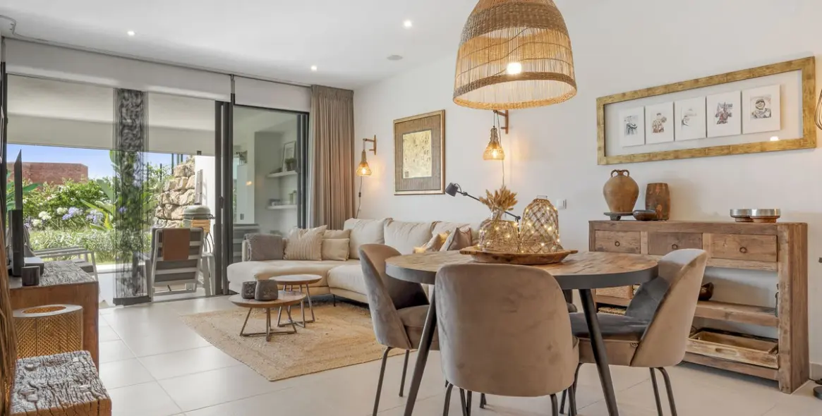 Sale of ground floor apartment in Estepona 13
