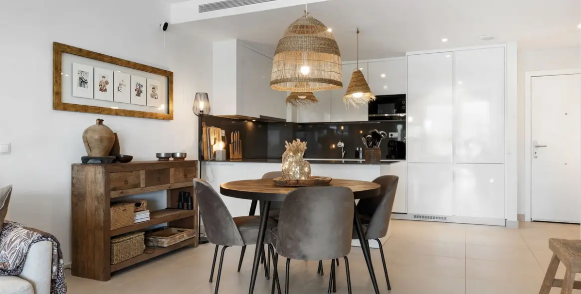 Sale of ground floor apartment in Estepona 18