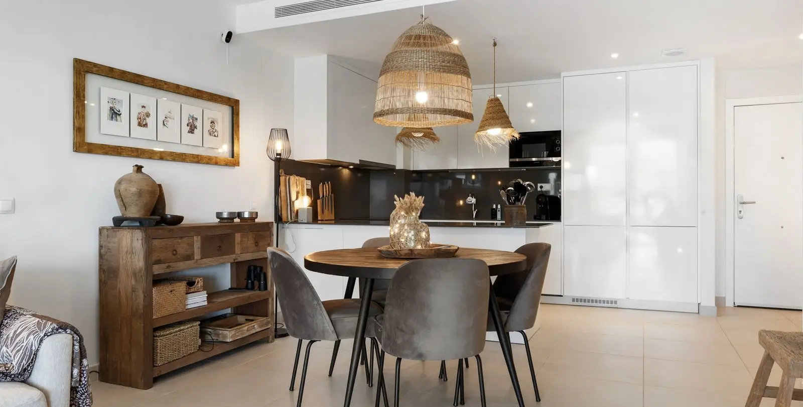 Sale of ground floor apartment in Estepona 18