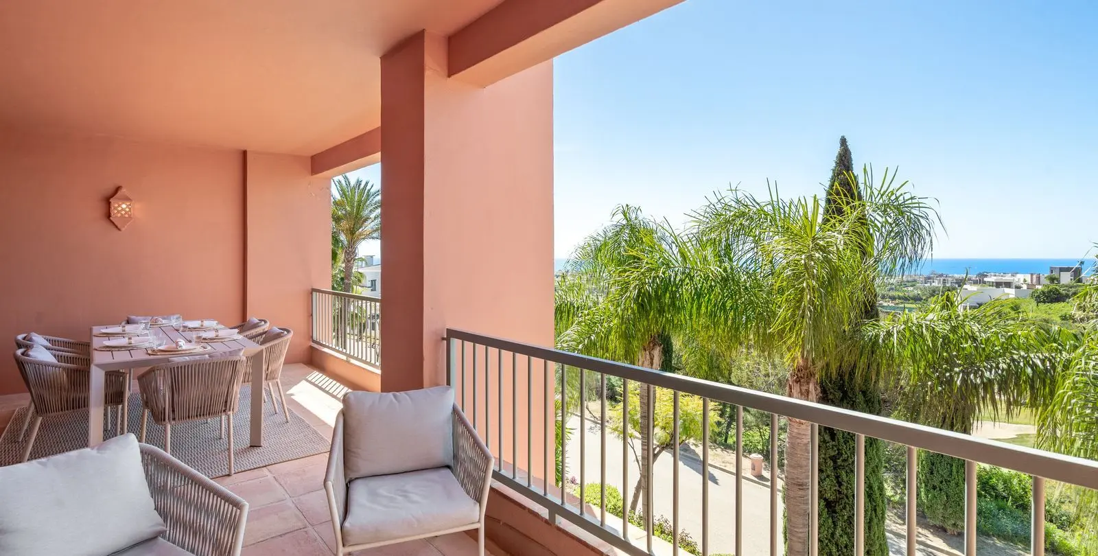 Venta de apartamento en planta media en Benahavís 7