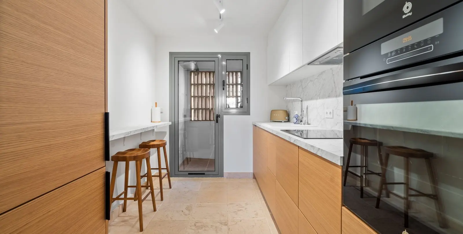 Venta de apartamento en planta media en Benahavís 11