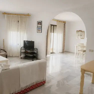 Sale of middle floor apartment in Marbella