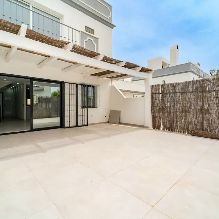 Sale of townhouse in Estepona
