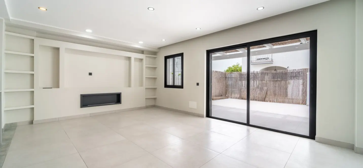 Sale of townhouse in Estepona 3
