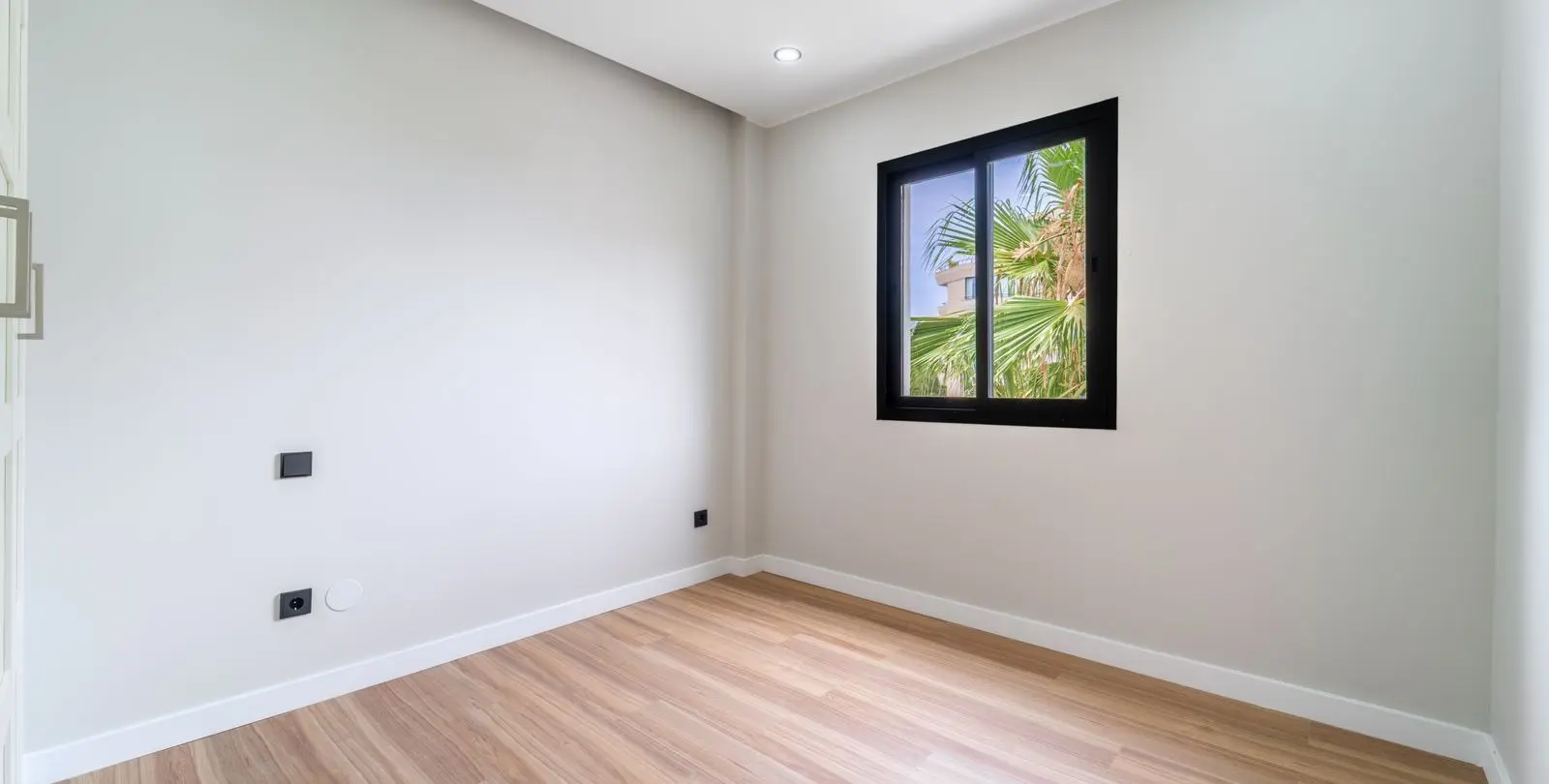 Sale of townhouse in Estepona 32