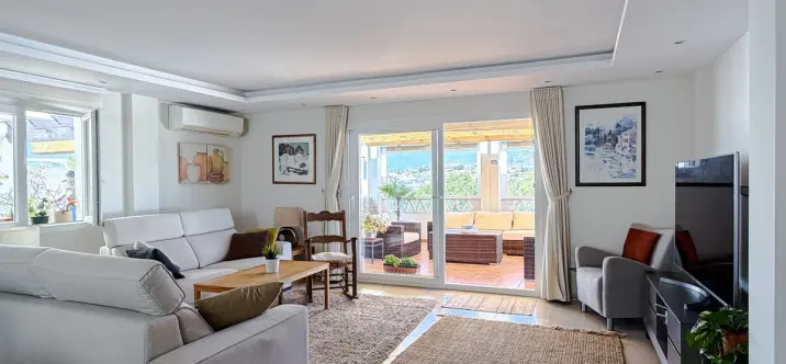 Sale of penthouse in La Campana 2