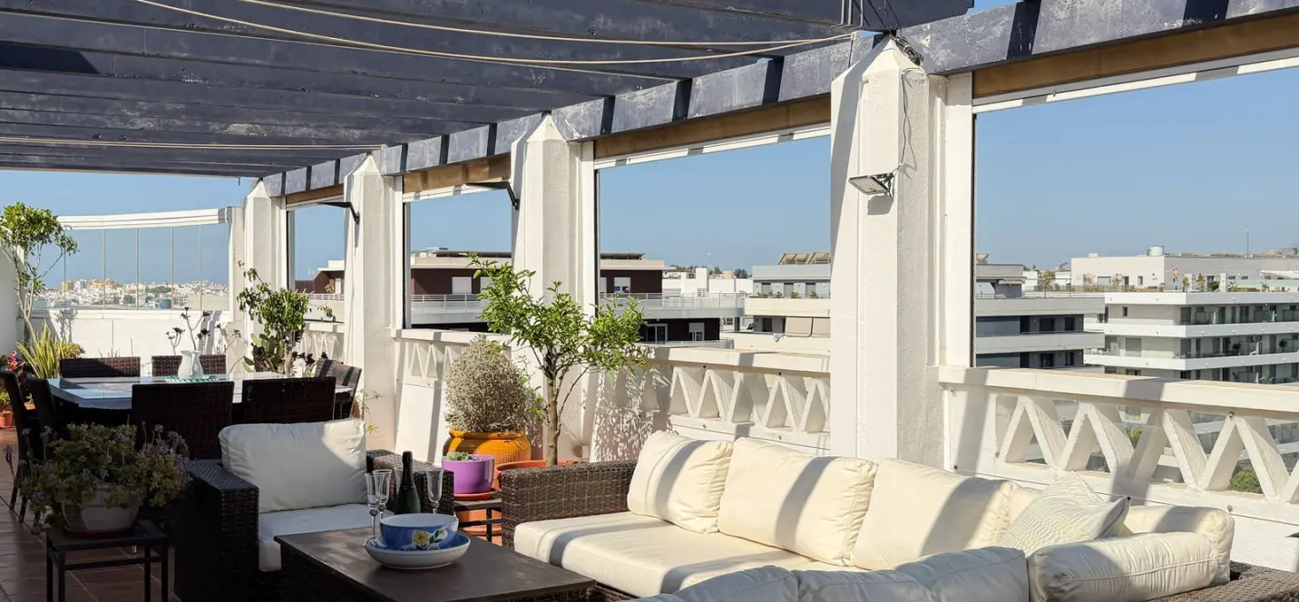 Sale of penthouse in La Campana 0