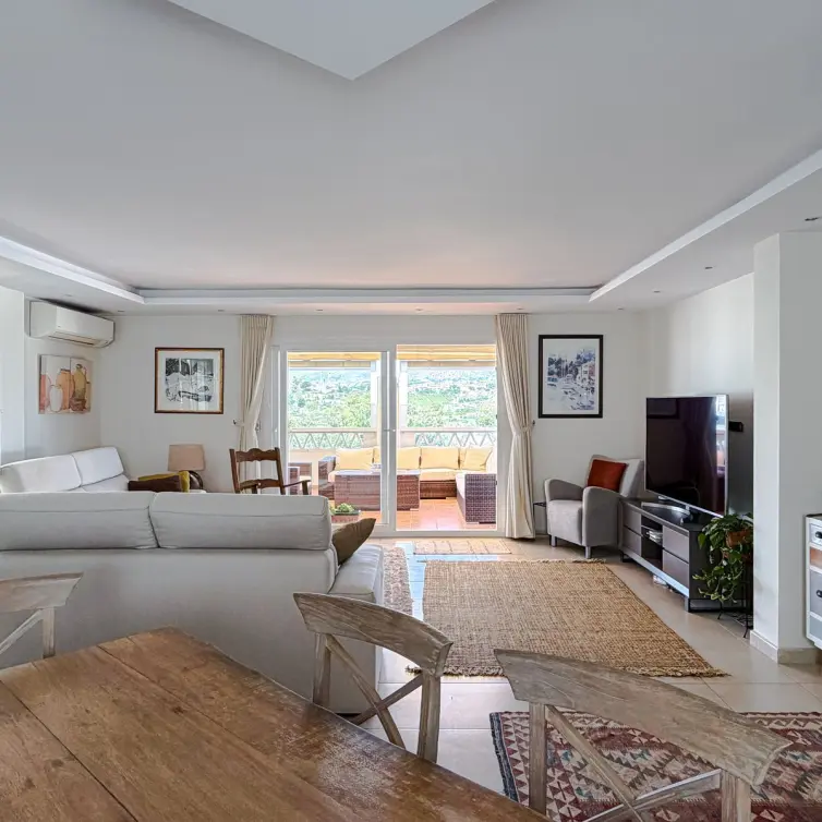 Sale of penthouse in La Campana