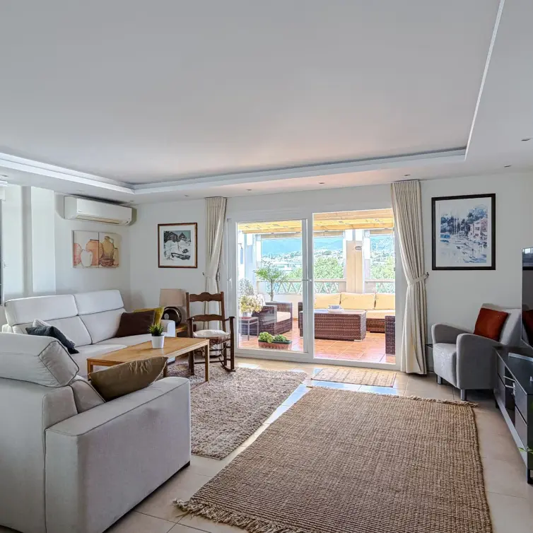 Sale of penthouse in La Campana