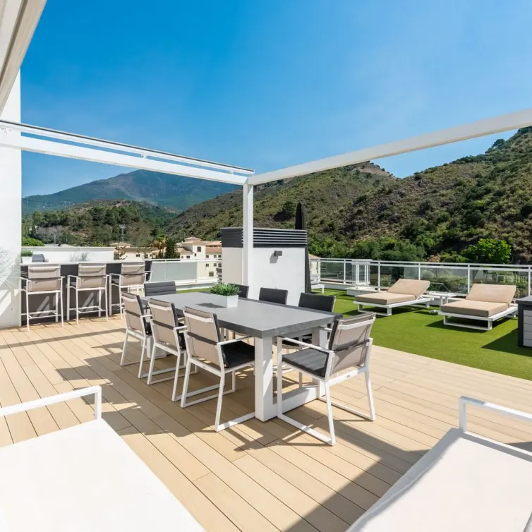 Sale of penthouse in Benahavís
