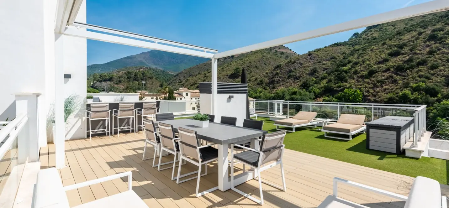 Sale of penthouse in Benahavís 0