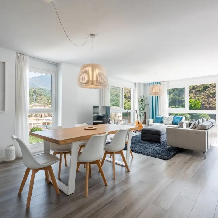 Sale of penthouse in Benahavís