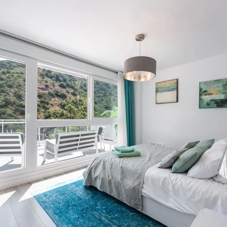 Sale of penthouse in Benahavís
