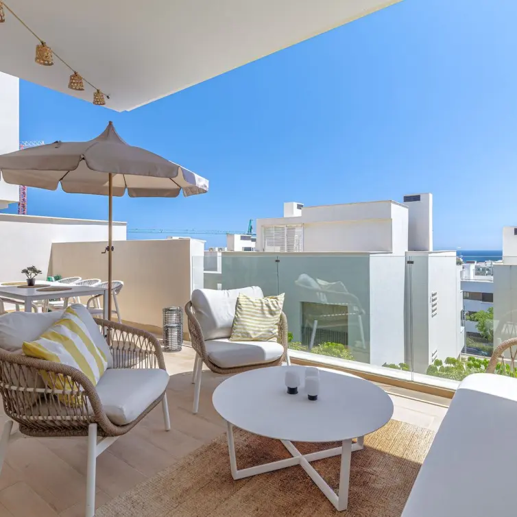 Venta de apartamento en planta media en Estepona