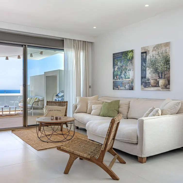 Venta de apartamento en planta media en Estepona