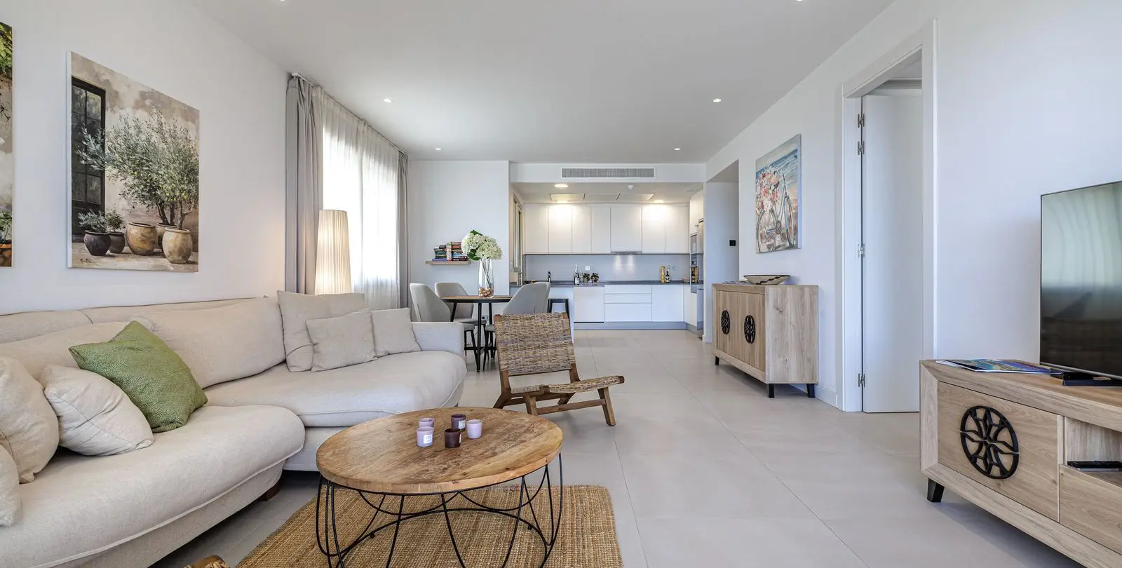 Продажа апартаментов на среднем этаже в Estepona 4