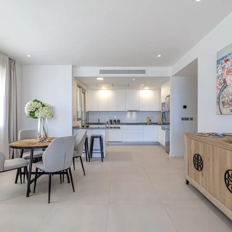 Venta de apartamento en planta media en Estepona