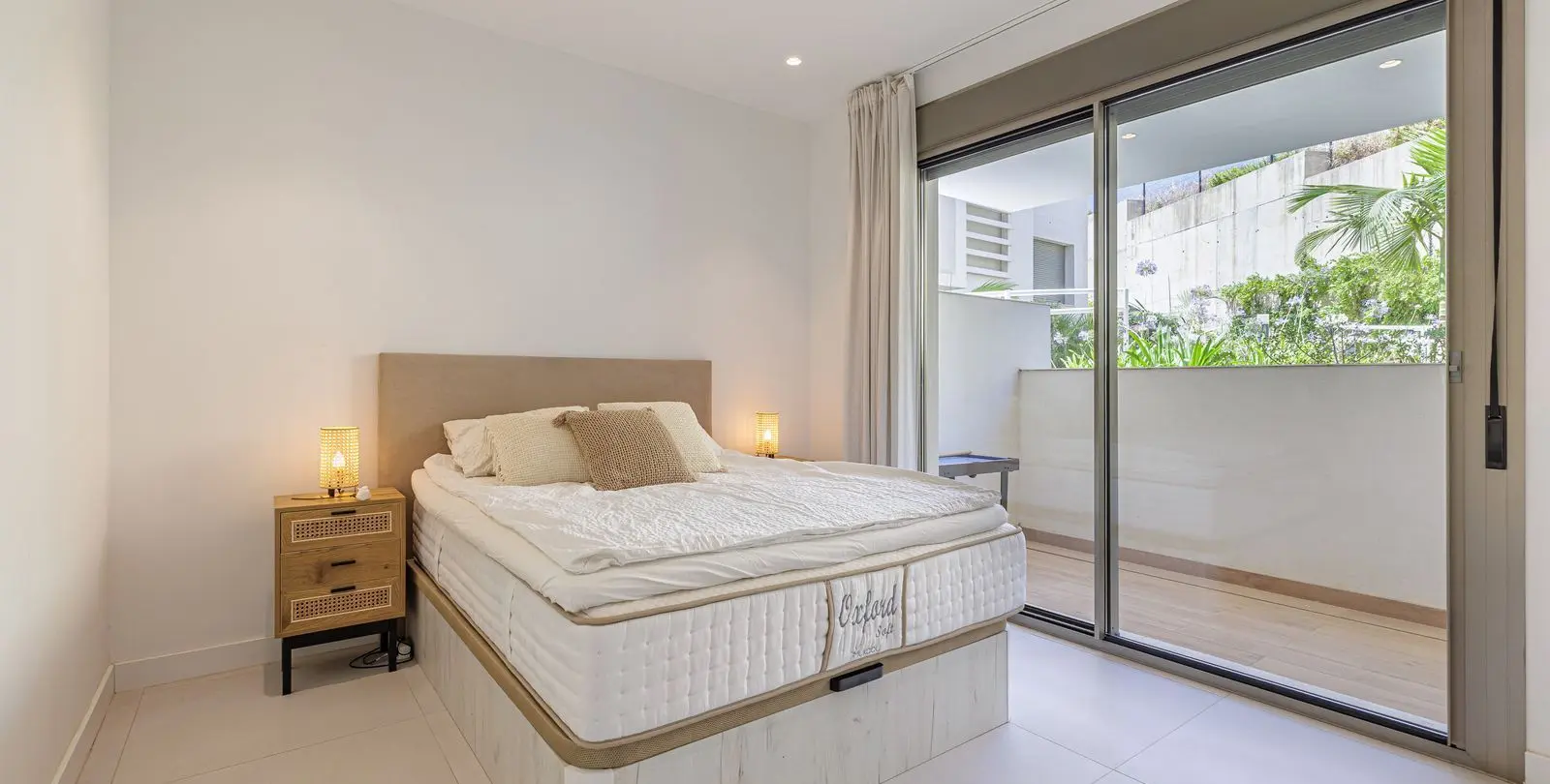 Продажа апартаментов на среднем этаже в Estepona 21