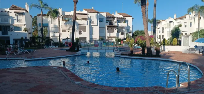 Продажа апартаментов на первом этаже в Estepona 1