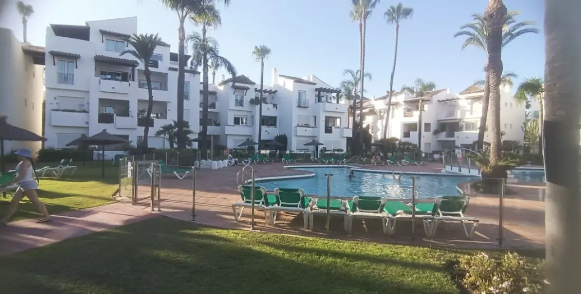 Sale of ground floor apartment in Estepona 37