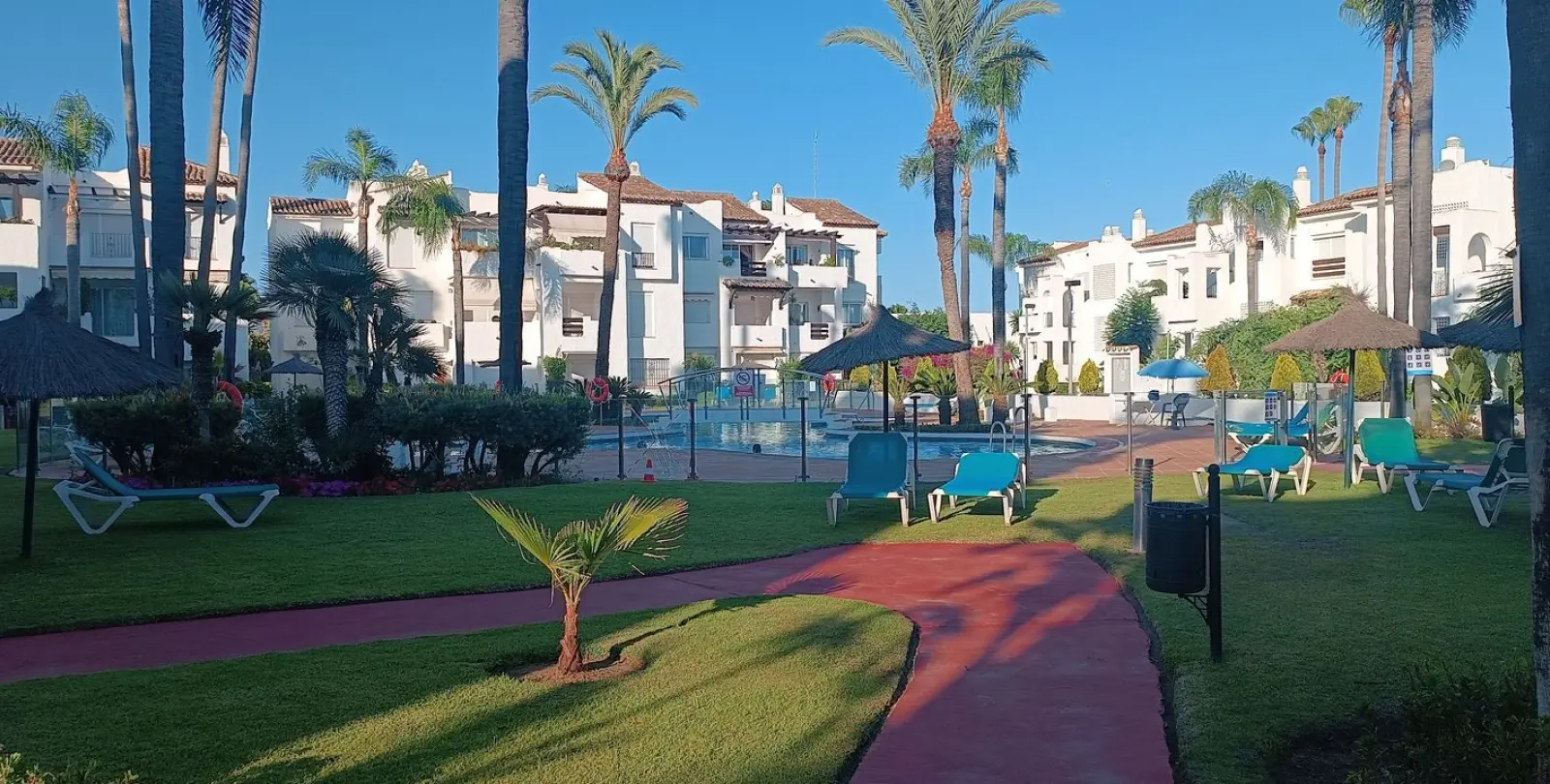 Продажа апартаментов на первом этаже в Estepona 1