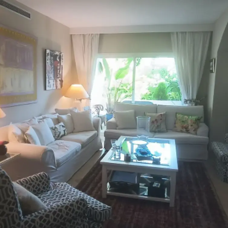 Продажа апартаментов на первом этаже в Estepona