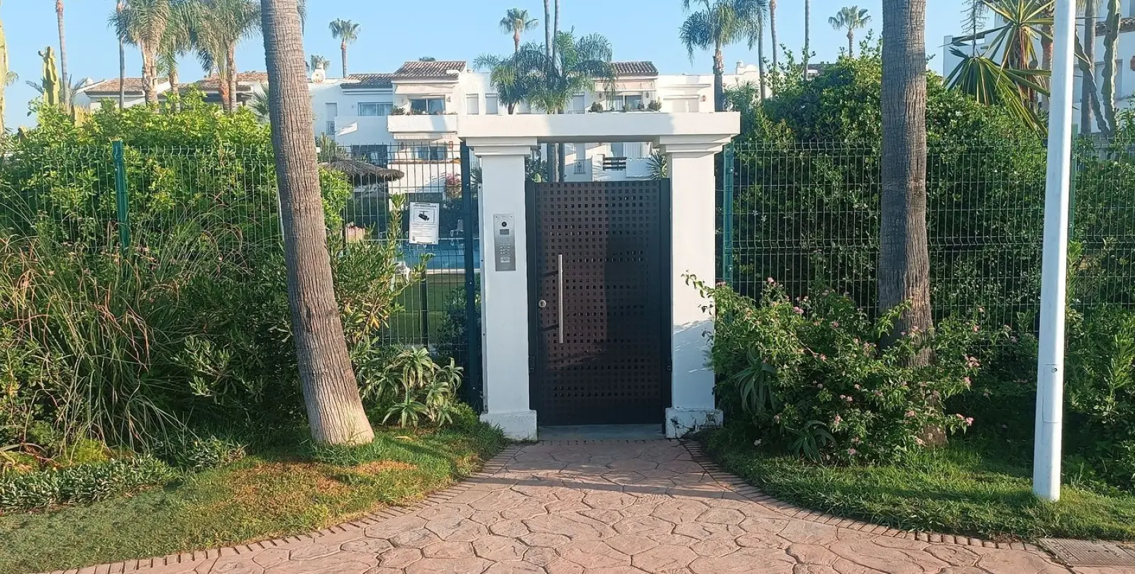 Продажа апартаментов на первом этаже в Estepona 37