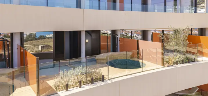 Sale of middle floor apartment in Fuengirola 1