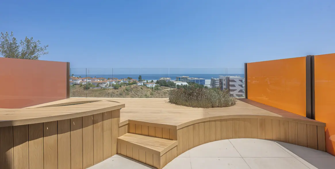 Sale of middle floor apartment in Fuengirola 3