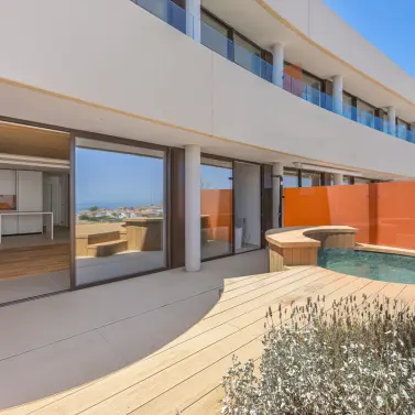 Sale of middle floor apartment in Fuengirola