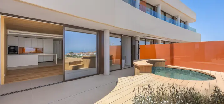Sale of middle floor apartment in Fuengirola 3