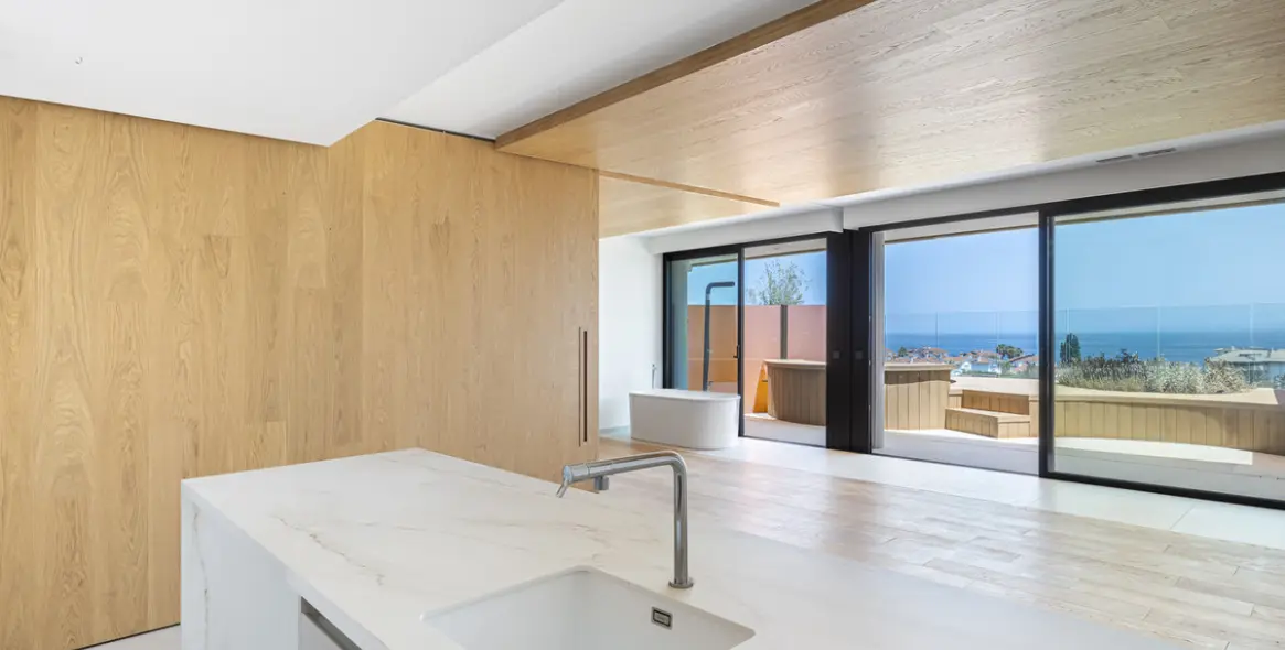 Sale of middle floor apartment in Fuengirola 11