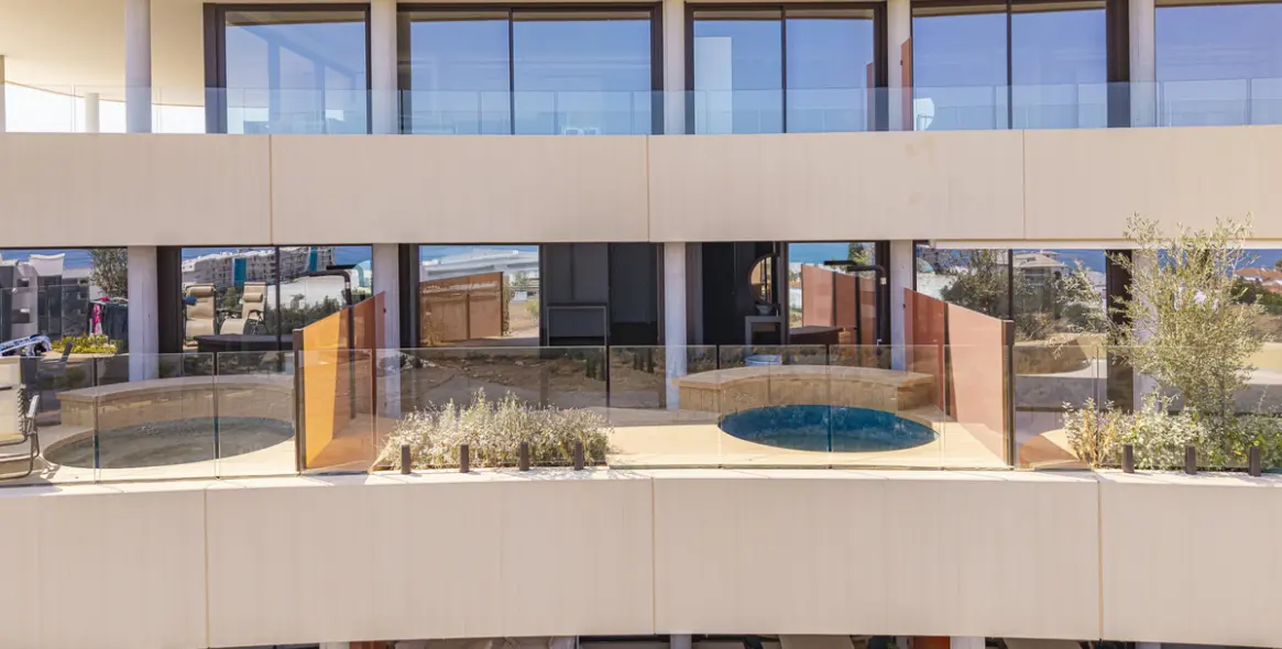 Sale of middle floor apartment in Fuengirola 14