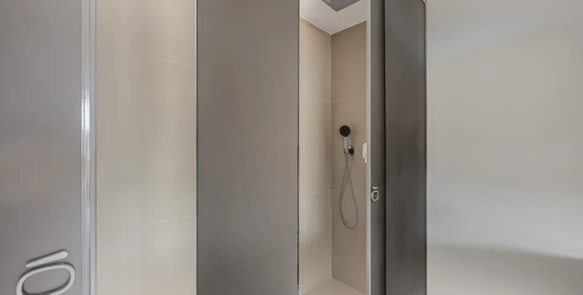 Sale of middle floor apartment in Fuengirola 31